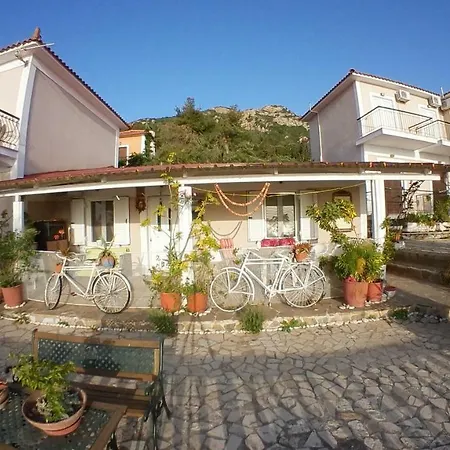 Rena Apartament Xirokástellon